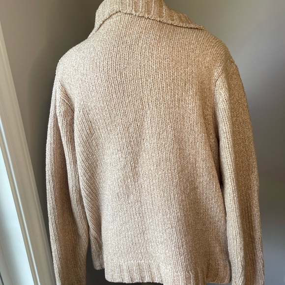 Plush tan sweater ✨ 3 for 20 - Picture 2 of 3